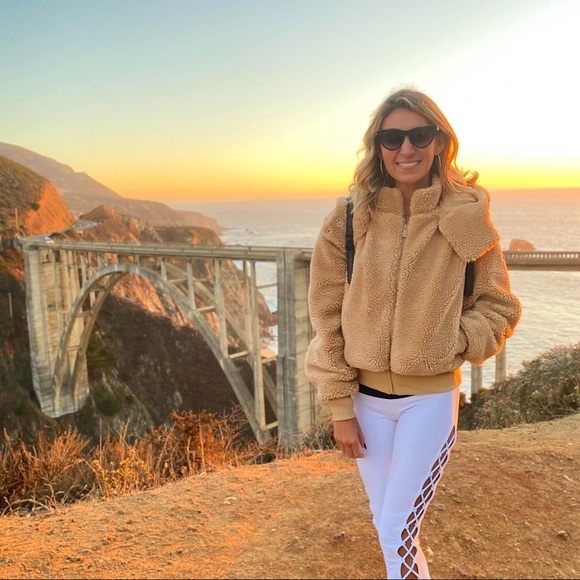 Meet your Posher, Monika - Picture 1 of 1